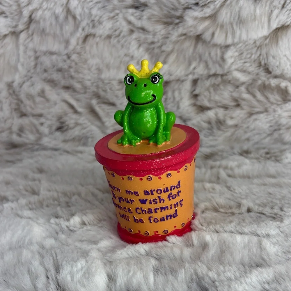 Claire's “Wish Friends” Frog Trinket Box - Picture 1 of 4
